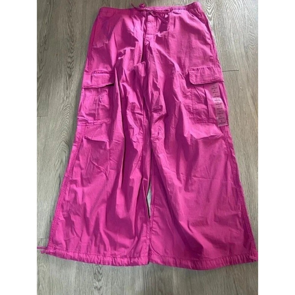 American Eagle Pink Cargo Pants